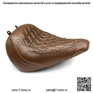 Mustang Brown Wide Tripper Solo Driver Seat Diamond Harley Softail Fat Boy 18+ (Для: Harley-Davidson)